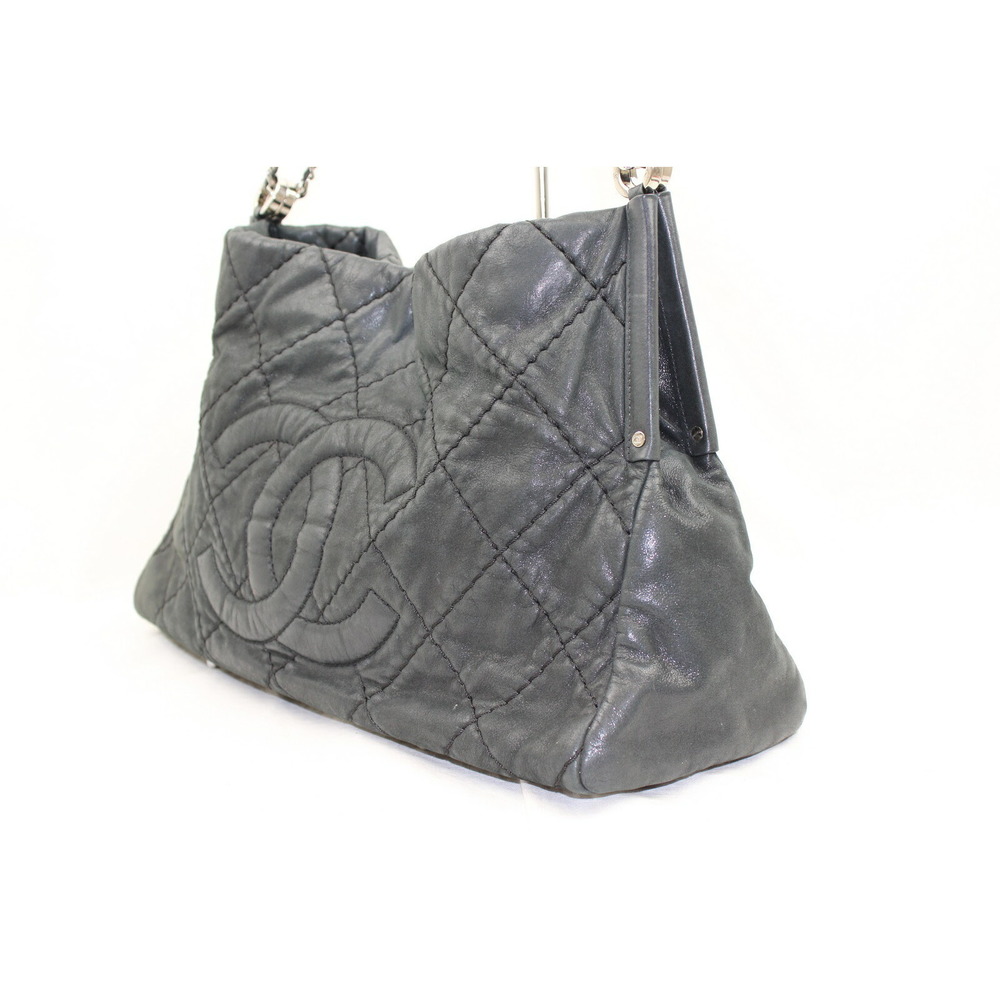Chanel Metallic Bag Tote Chain Color Black